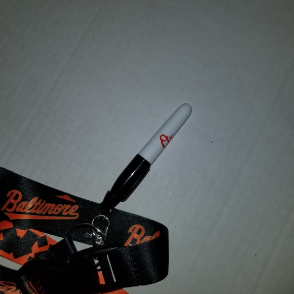 Baltimore Orioles lanyard and marker - Picture 4 of 6